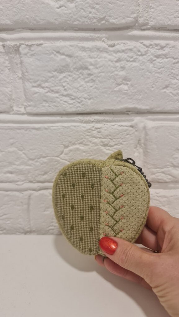 Косметичка Яблоко(маленькое)