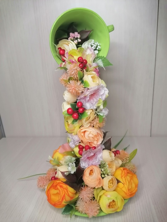 «Парящая чашка»