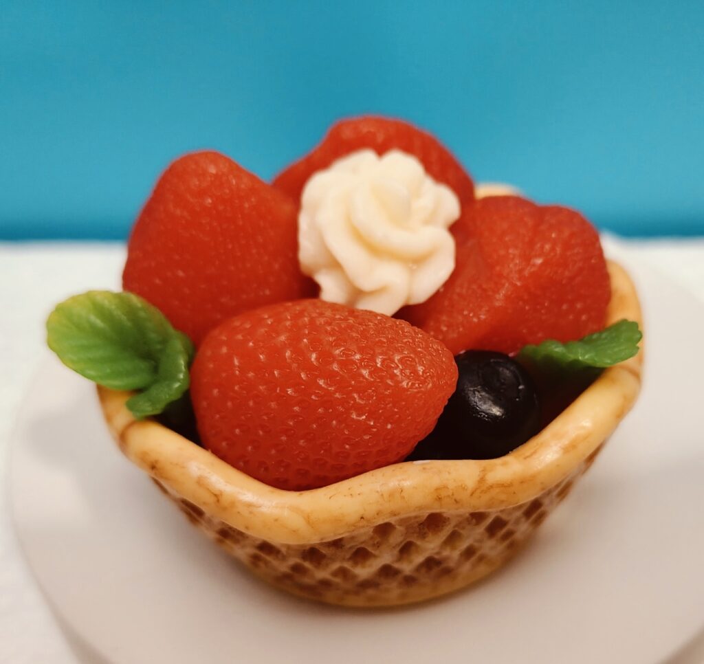 Сувенирное мыло: Корзиночка большая с ягодами