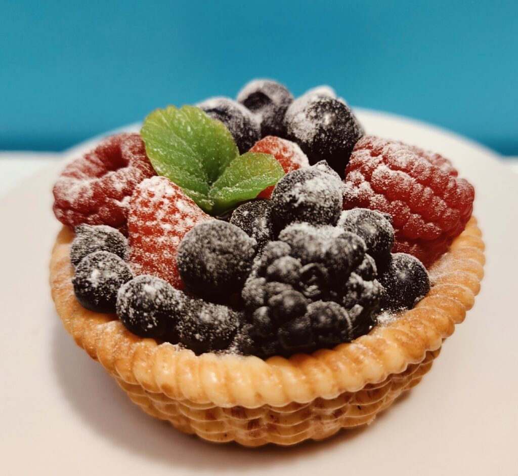 Сувенирное мыло: Корзиночка плетёная с ягодами