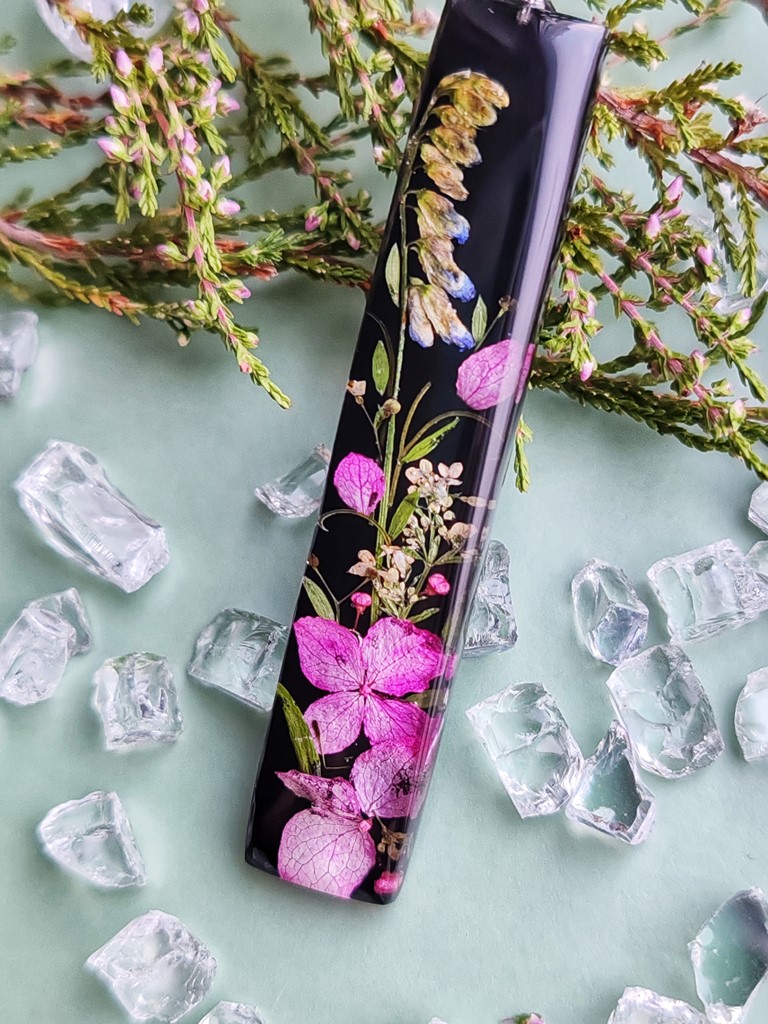 Кулон палочка с Гортензией