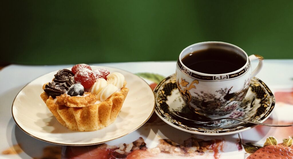 Сувенирное мыло: Корзиночка высокая песочная с ягодами