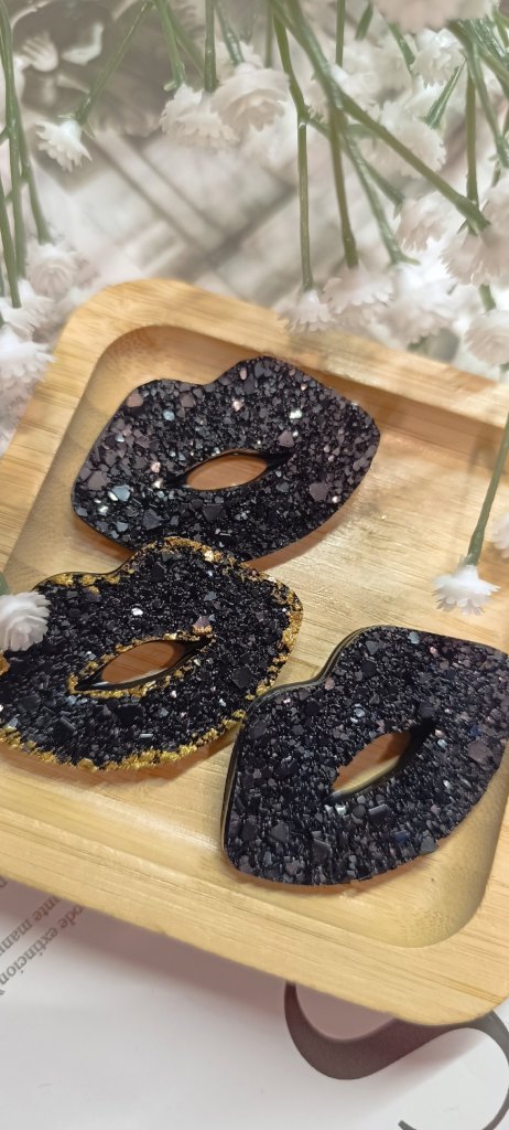 Брошь «Губы»