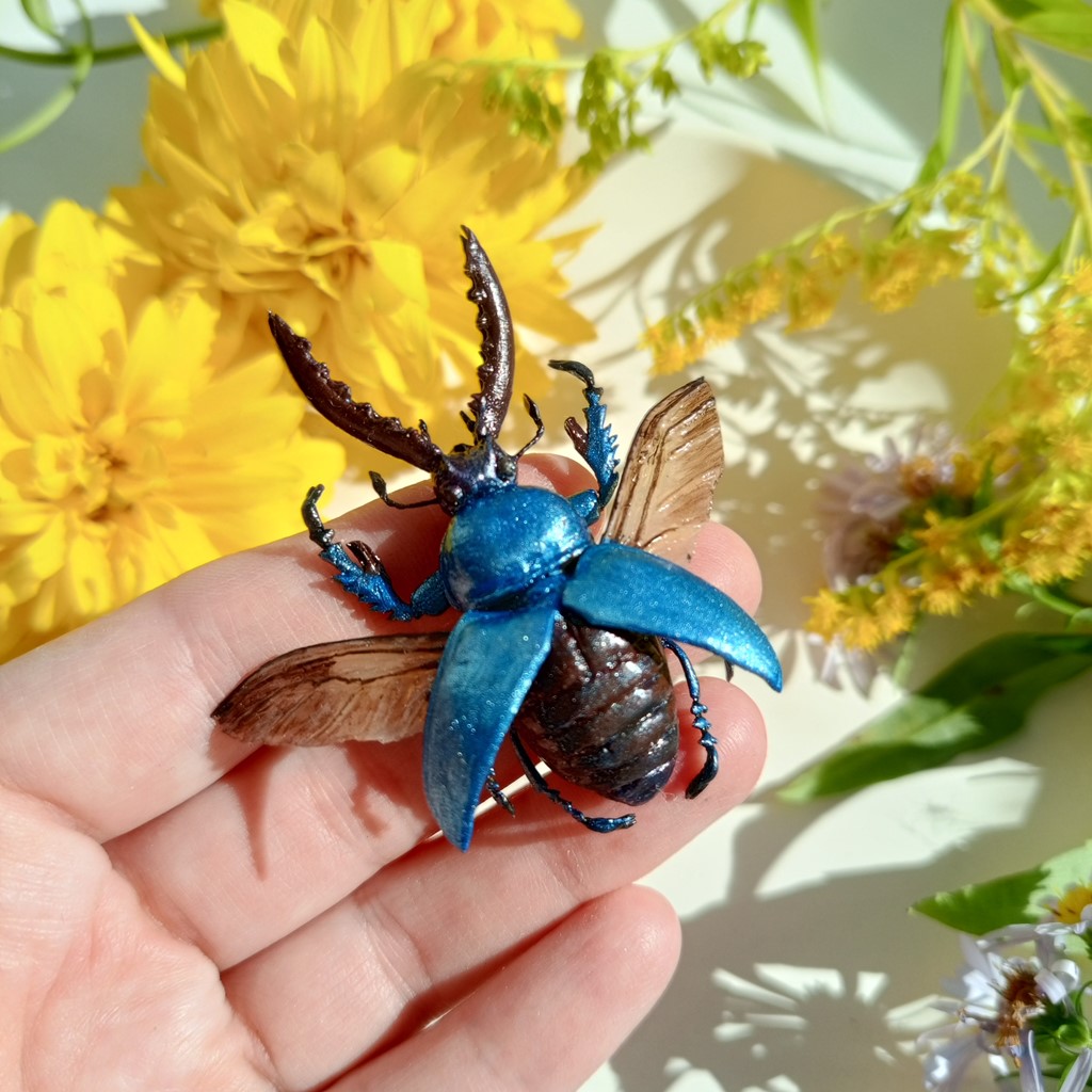 Брошь ручной работы жук Рогач