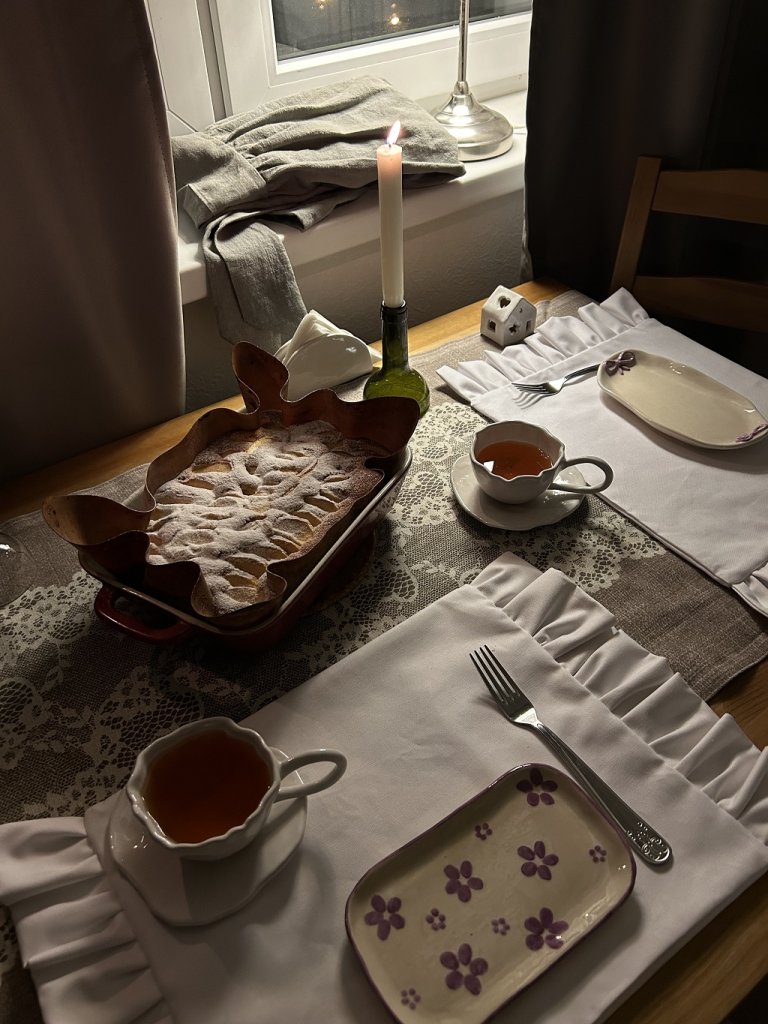 Столовая салфетка с рюшами белая