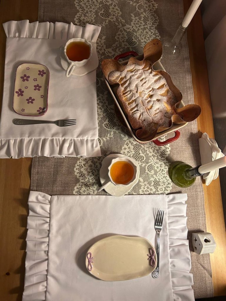 Столовая салфетка с рюшами белая