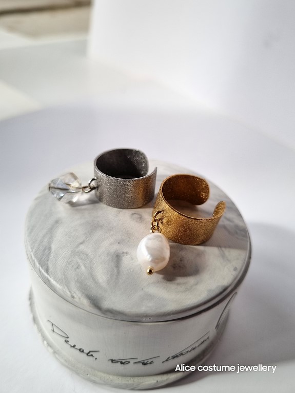 Кольцо с подвеской