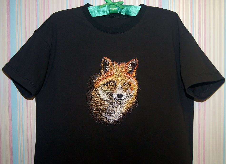 Футболка с вышивкой Лиса