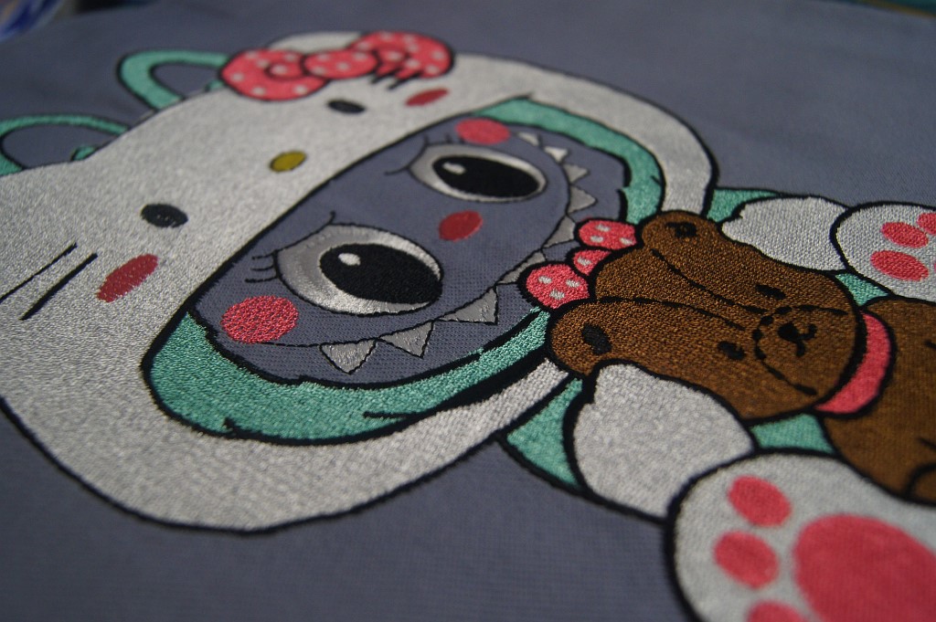 Сумка-шоппер с вышивкой Лабубу