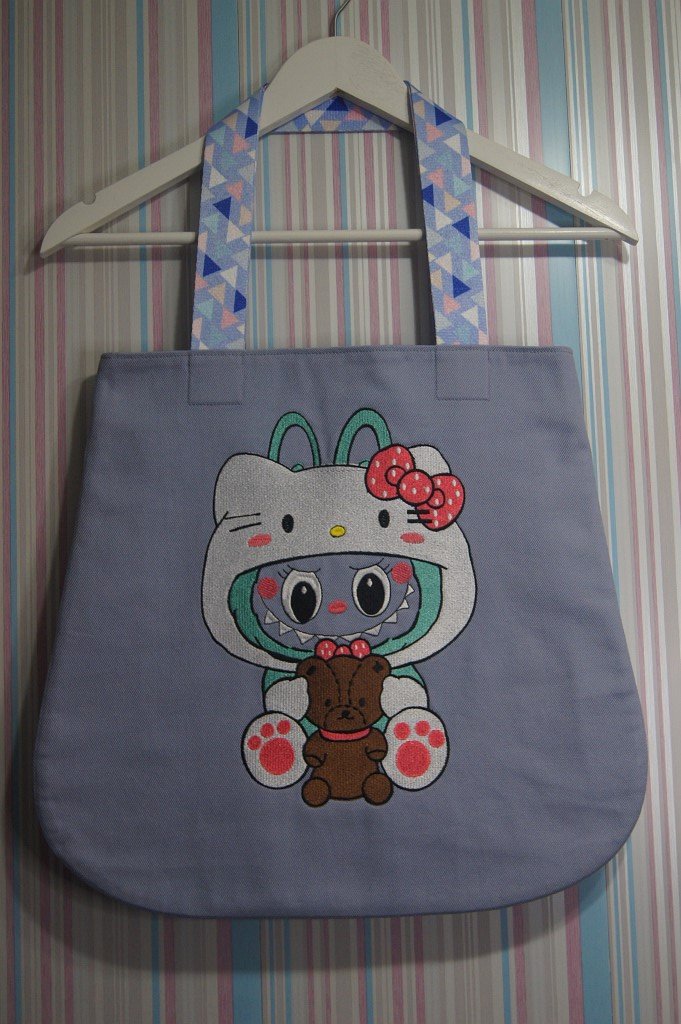 Сумка-шоппер с вышивкой Лабубу