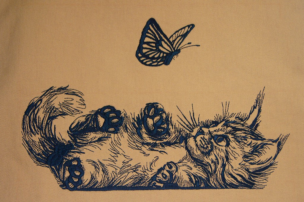 Сумка-шоппер с вышивкой Котенок с бабочкой