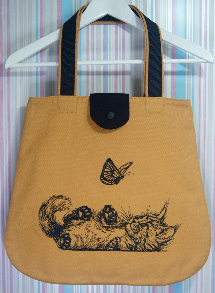 Сумка-шоппер с вышивкой Котенок с бабочкой