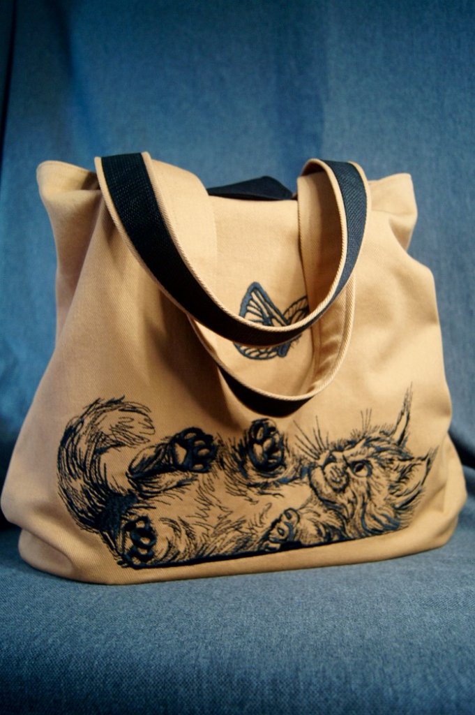 Сумка-шоппер с вышивкой Котенок с бабочкой