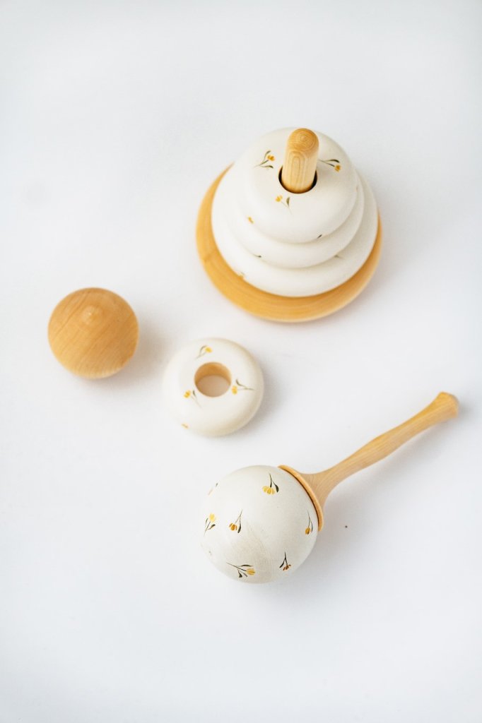 Пирамидка «С желтыми цветочками» деревянная