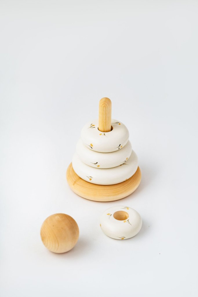 Пирамидка «С желтыми цветочками» деревянная