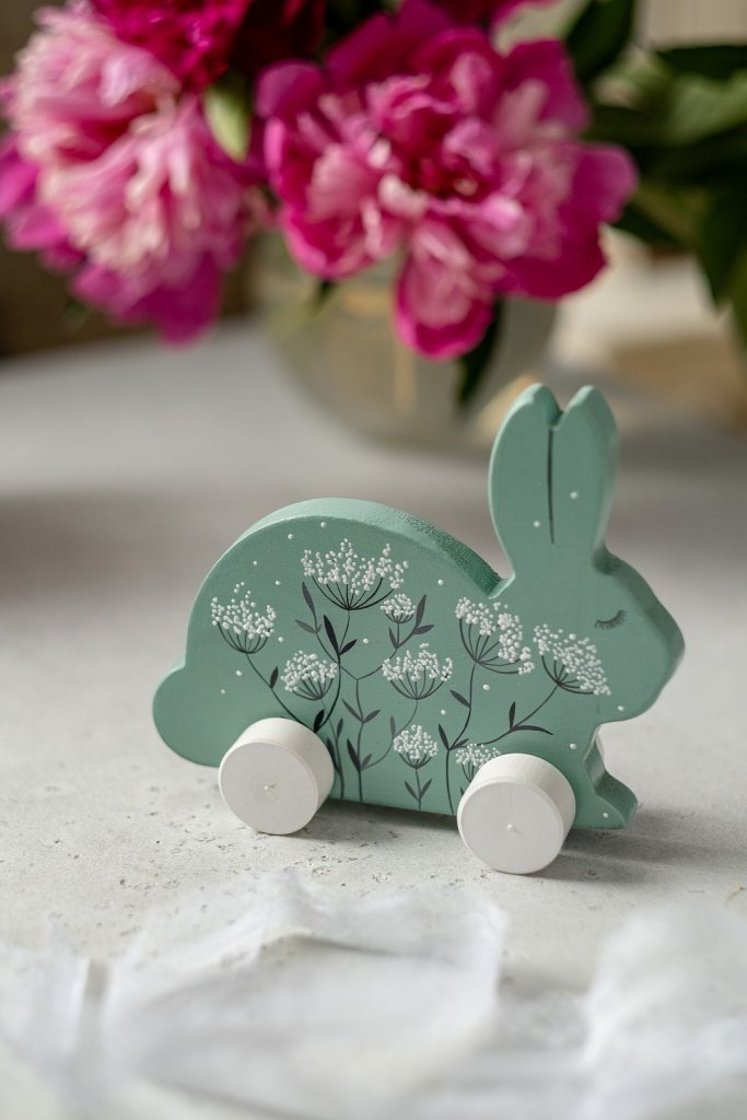 Игрушка-каталка «Зайка»