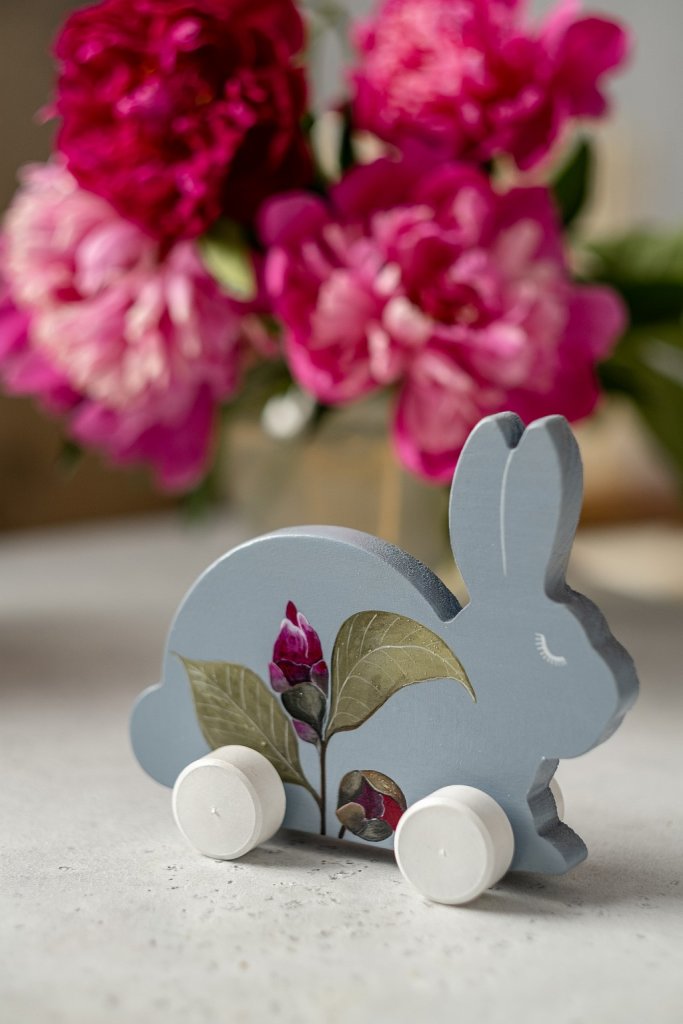 Игрушка-каталка «Зайка»