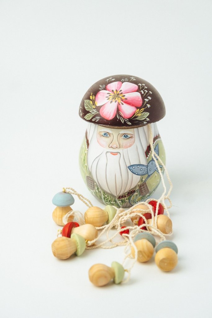 Гриб-шкатулка с гирляндой