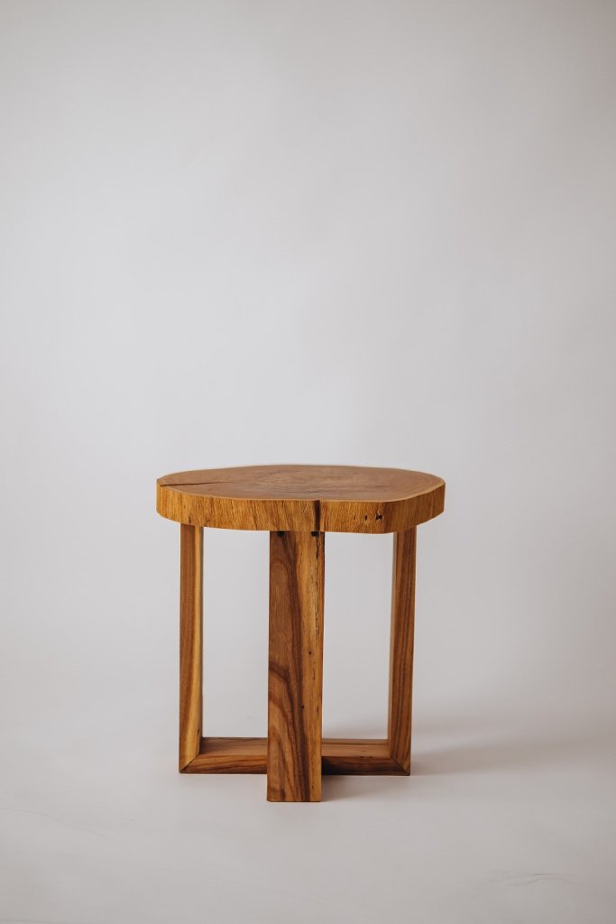 Столик прикроватный