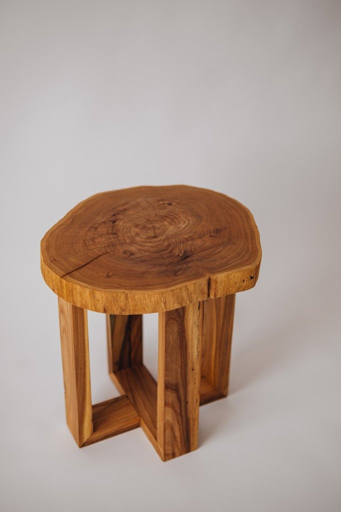 Столик прикроватный