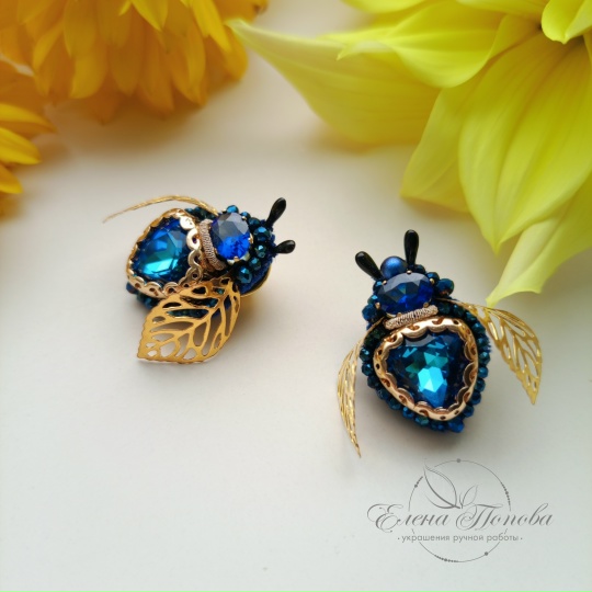 Брошь ручной работы «Мушка»