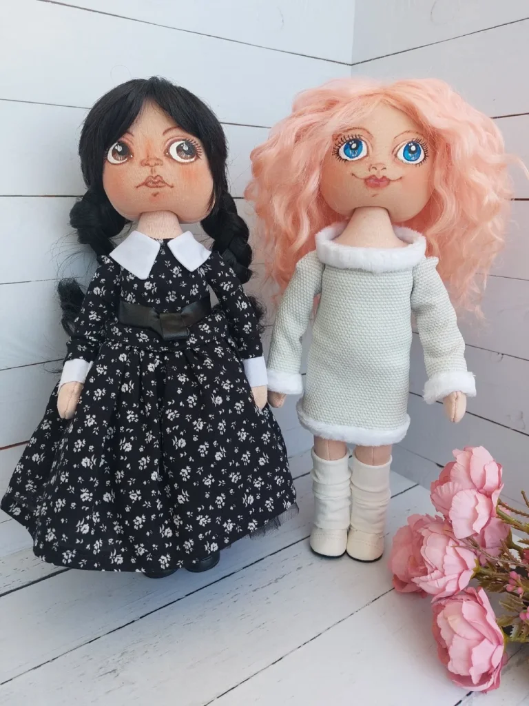 Кукла Уэнсдей