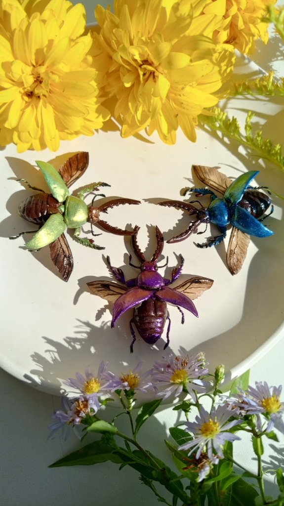 Брошь ручной работы жук Рогач