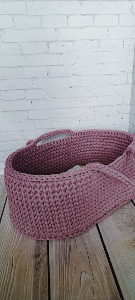 Вязаная люлька для игрушки