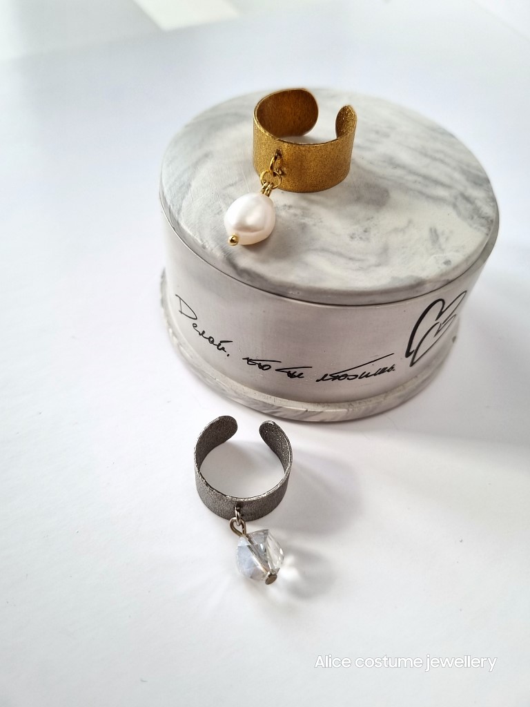 Кольцо с подвеской