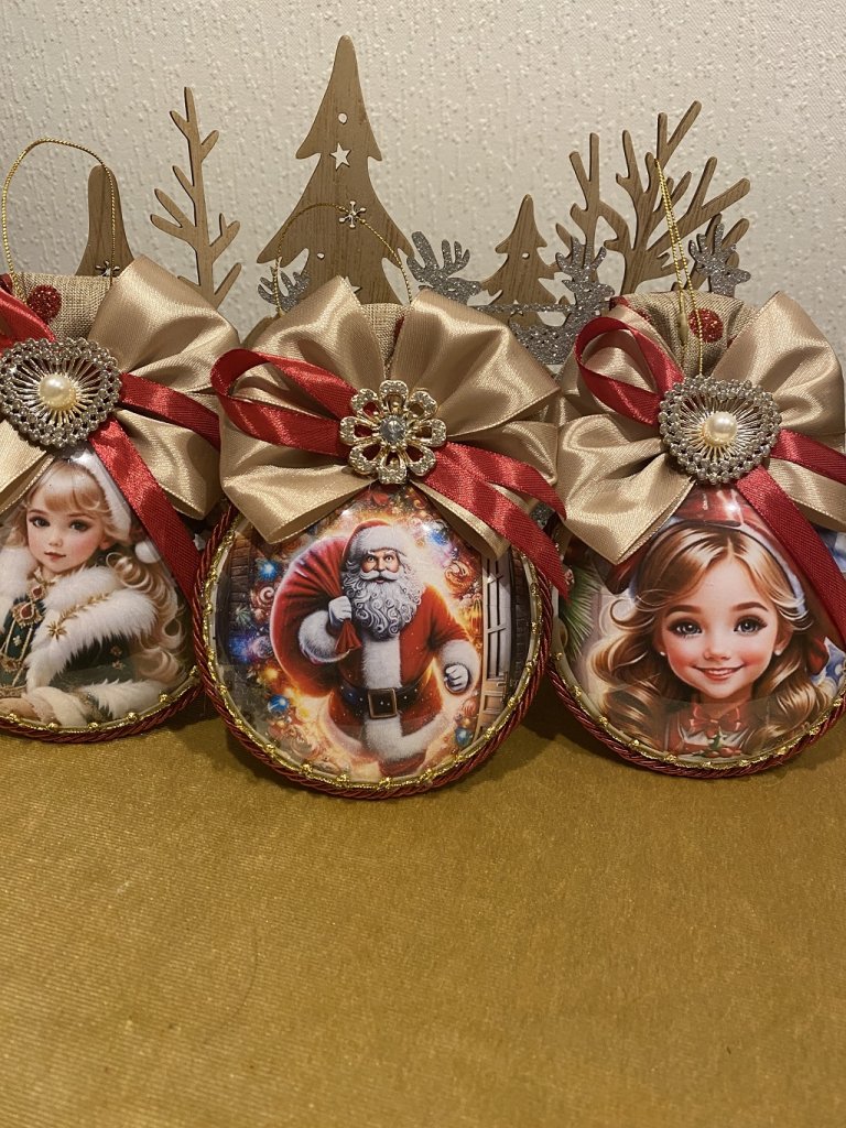 набор Медальонов с ретро-девочками