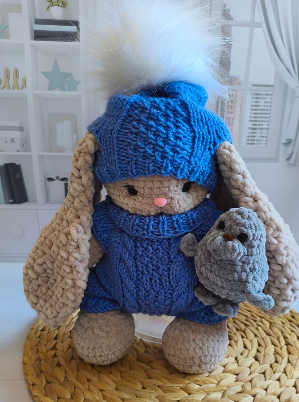 Зайка вязаный