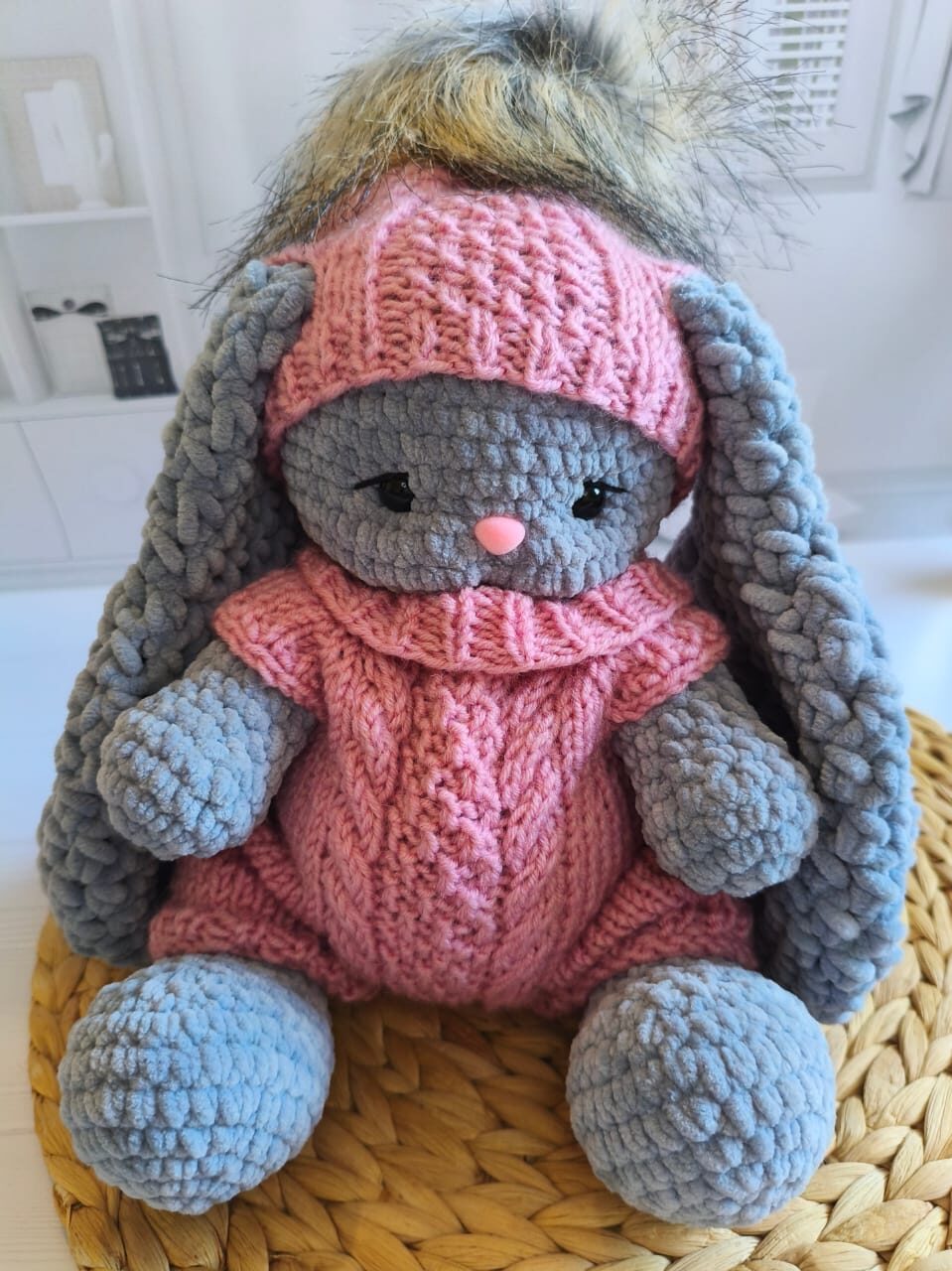 Зайка вязаный