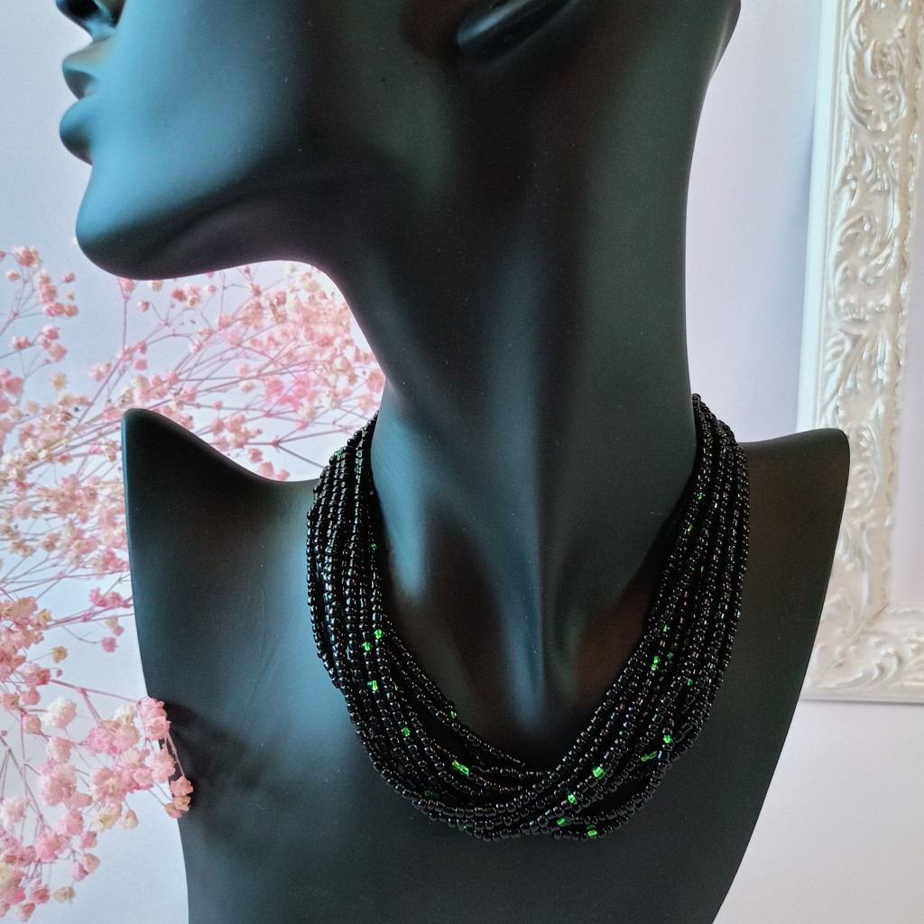 Колье из бисера «Ожерелок»