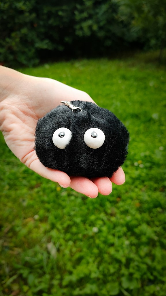 Брелок ручной работы Сусуватари — Чернушка