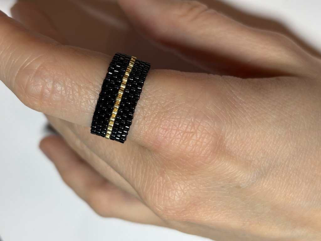 Кольца из японского бисера в ассортименте