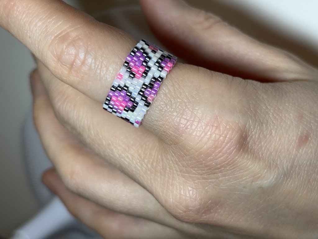 Кольца из японского бисера в ассортименте