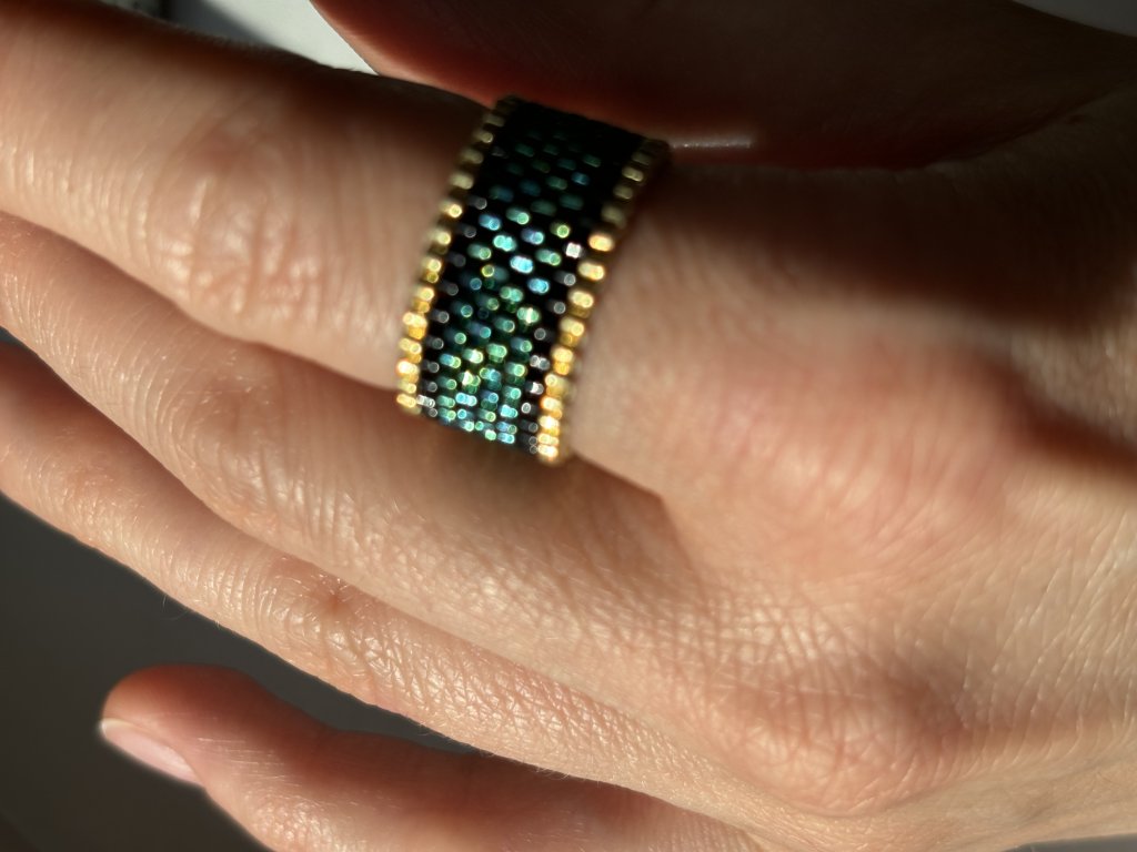 Кольца из японского бисера в ассортименте