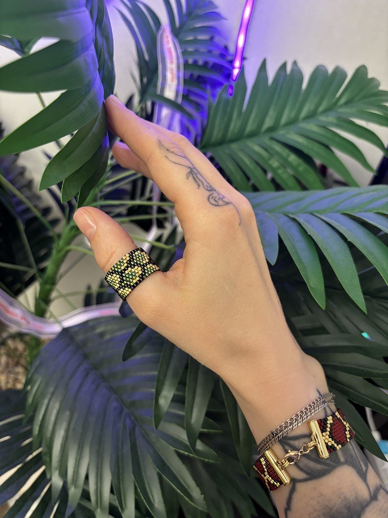 Кольца из японского бисера в ассортименте