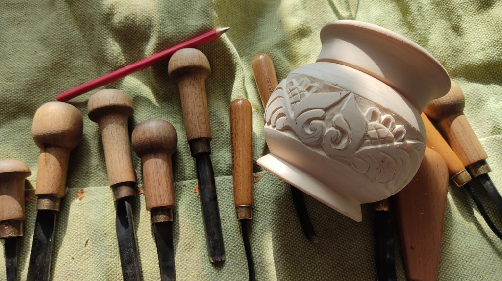 Солонка. Резной горчошек на кухню