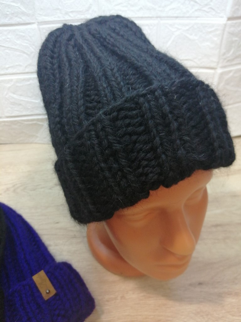 Вязаная шапка