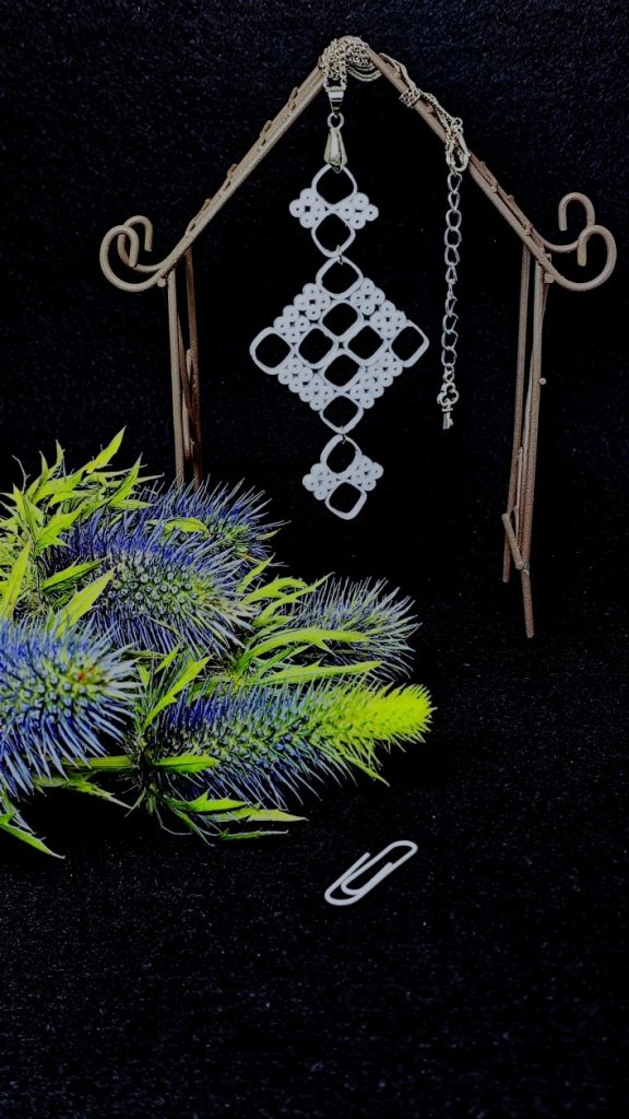 Белый нежный комплект квиллинг