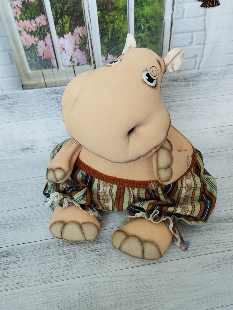 Бегемотик большой