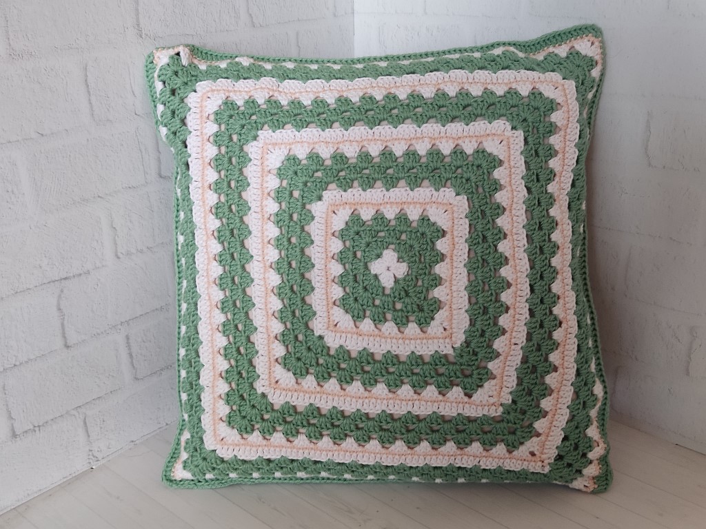 Подушка декоративная