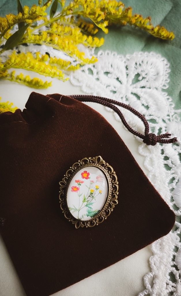 Винтажная брошь Полевые цветы