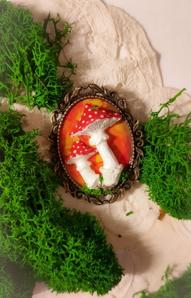 Брошь грибы Мухоморы