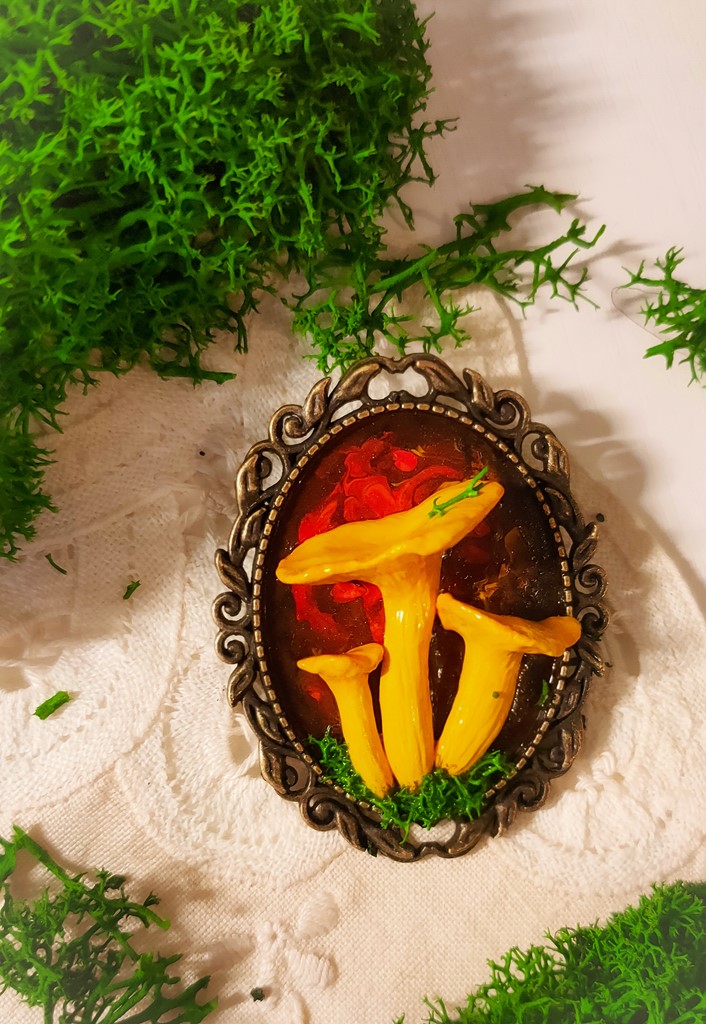 Винтажная брошь ручной работы «Лисички»