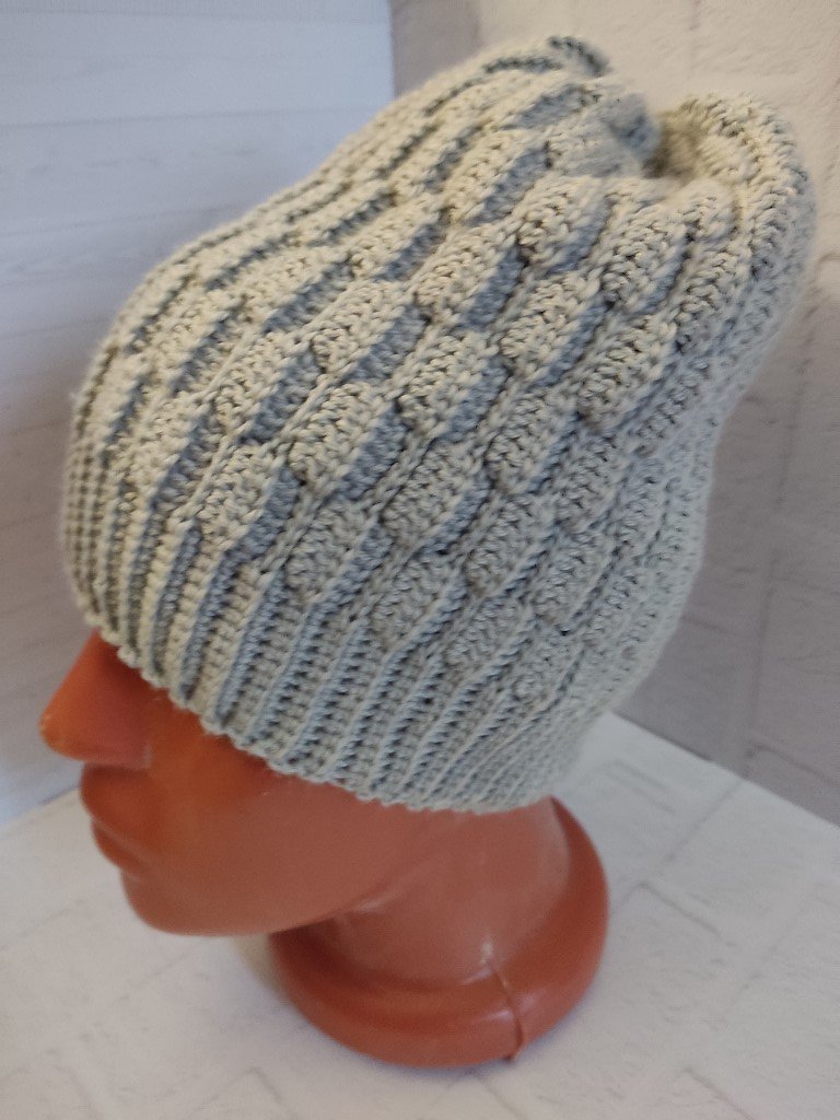 Шапка вязаная