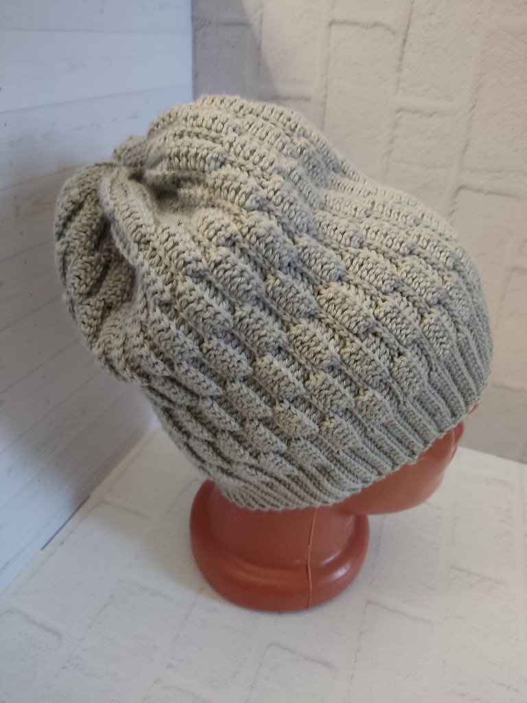 Шапка вязаная