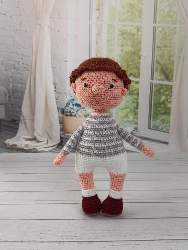 Кукла вязаная интерьерная «Мальчик в костюме зайца»