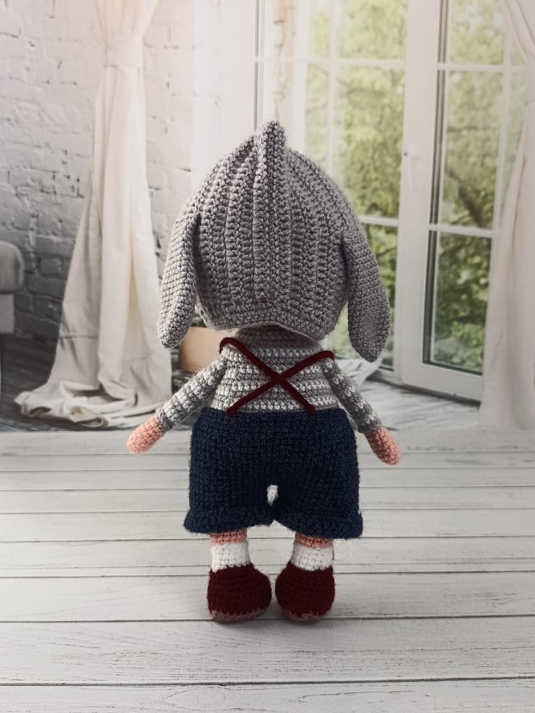 Кукла вязаная интерьерная «Мальчик в костюме зайца»